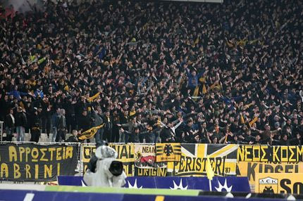 Θρίαμβος στις εξέδρες, χαμόγελα για τους “μπέμπηδες”