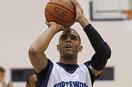 Με Ντουμπέ στην Ελευσίνα