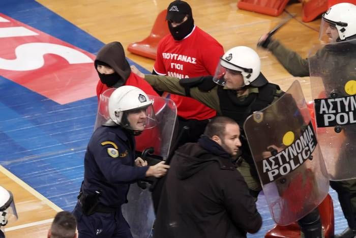 Ο τελικός πίσω από τις κάμερες