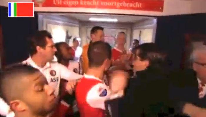 Ξύλο στα αποδυτήρια