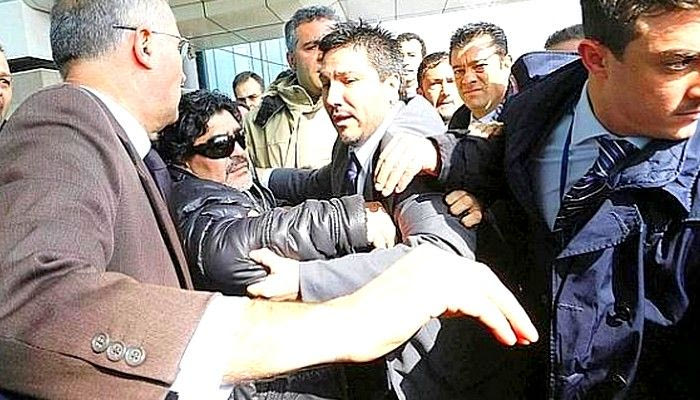 Χαμός στη Νάπολι για τον Μαραντόνα