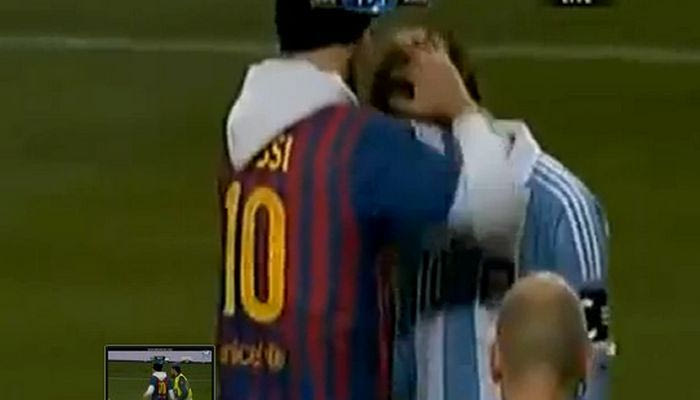 Ενα…. φιλί για τον Μέσι