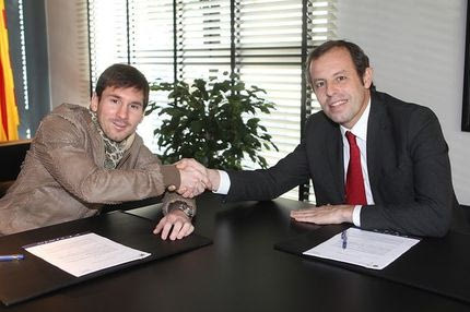 Υπέγραψε το νέο συμβόλαιο μέχρι το 2018 ο Μέσι