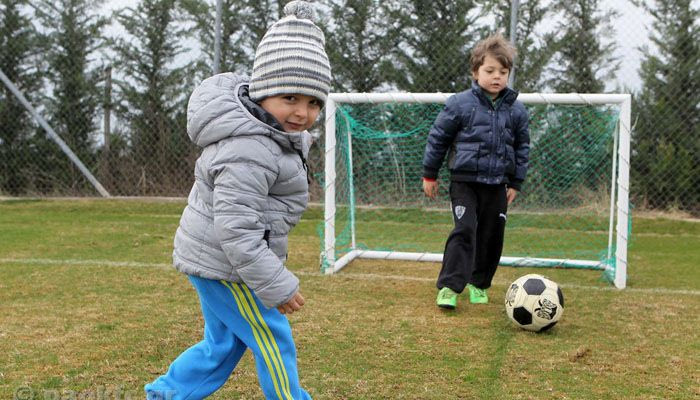 Στα… χνάρια των μπαμπάδων τους