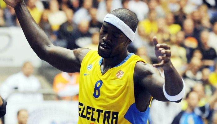 Υπέγραψε ο Πέρκινς