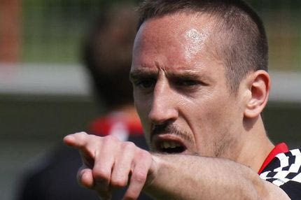 Τσακωμός Ριμπερί – φιλάθλου για έναν… σκύλο