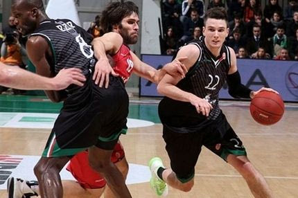 Σιένα – Κάχα Λαμποράλ 85-74