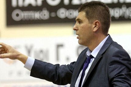 Συνεχίζει με Σκαραφίγκα στον πάγκο