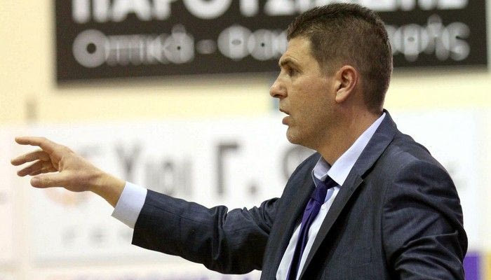 Συνεχίζει με Σκαραφίγκα στον πάγκο