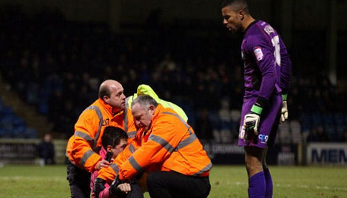 Επίθεση οπαδού σε τερματοφύλακα
