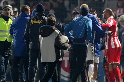 Ένταση, εισβολή και μικροεπεισόδια στο φινάλε