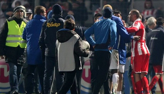 Ένταση, εισβολή και μικροεπεισόδια στο φινάλε