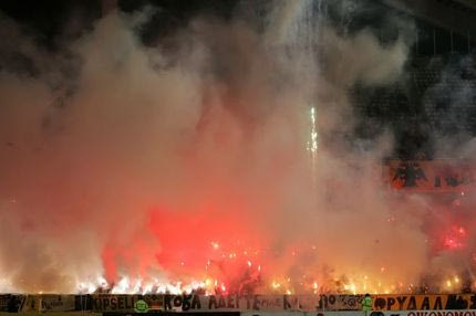 Ανακοινώνει τον αριθμό των διαρκείας