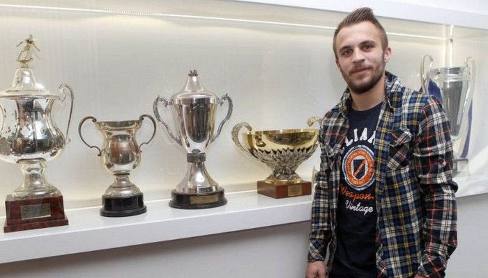 Ανανέωσε ο Αποστολόπουλος