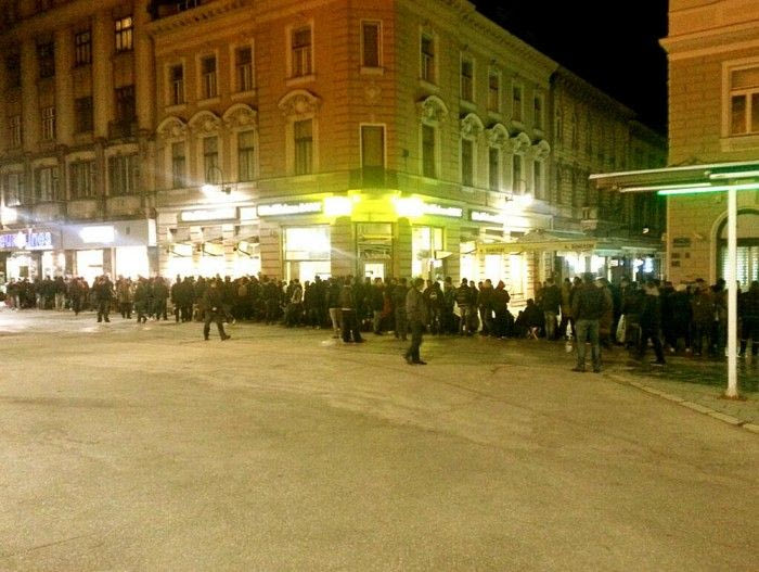 Ουρές για τα εισιτήρια του Βοσνία-Ελλάδα