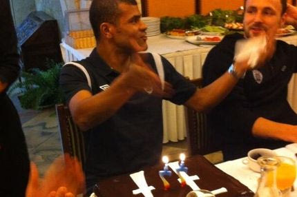 Μία τούρτα για τον Έτο