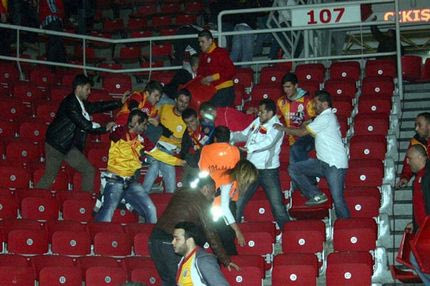 Σοβαρά επεισόδια στο Γαλατάσαραϊ-Καρσίγιακα