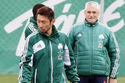 Ο Τριανταφυλλόπουλος δεξί μπακ και ο Καζιγιάμα αμυντικός μέσος