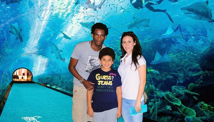 Flashback στη ζωή του Λίνο