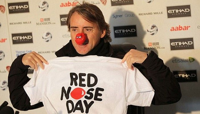 Με… κόκκινη μύτη σε συνέντευξη ο Μαντσίνι