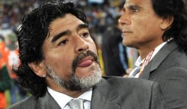 Τετραετές συμβόλαιο θα προταθεί στον Μαραντόνα από την ομοσπονδία