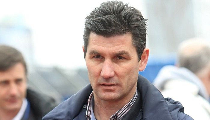 Aπαντες στη διάθεση του Ουζουνίδη