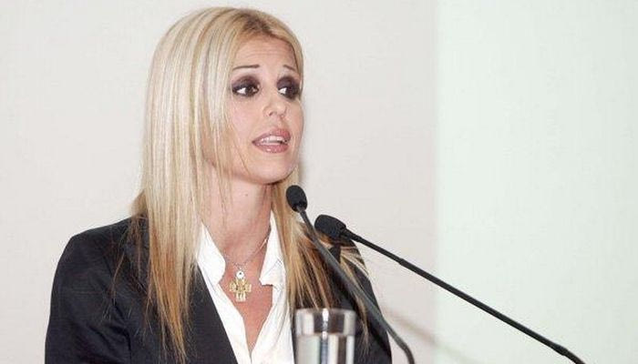 Η… απρόσμενη Έλενα Ράπτη