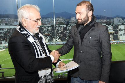 Καρέ-καρέ οι υπογραφές