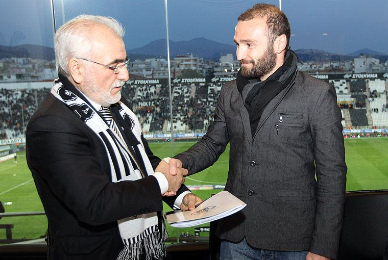 Καρέ-καρέ οι υπογραφές