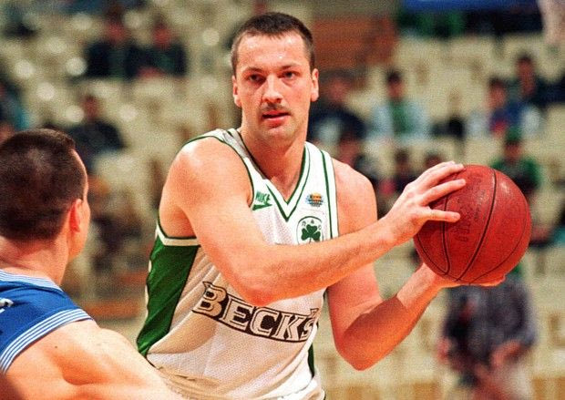 Ο πατήρ Τιτ έδωσε το… διαβατήριο στον υιό Στεν και μάς γύρισε 20 χρόνια πίσω