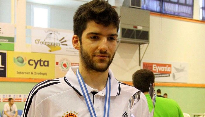 Ζούμπος για δύο χρόνια στον Ηλυσιακό