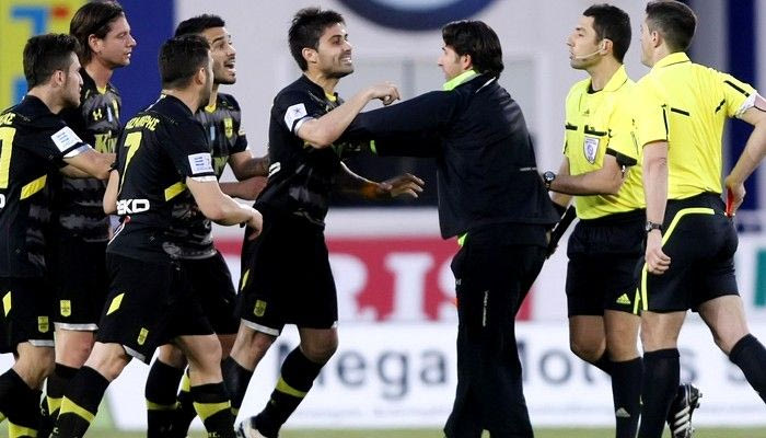 Οι δύο φάσεις που έστειλαν τον Αγκάνθο στα αποδυτήρια