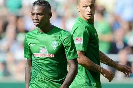 Εκτός ομάδας Αρναούτοβιτς, Ελία