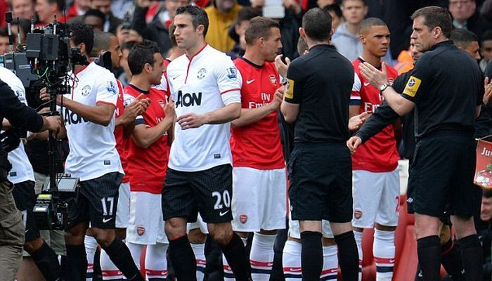 Μαθήματα ήθους από παίκτες της Άρσεναλ