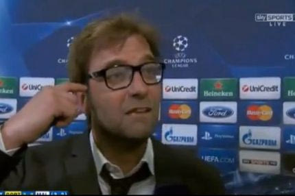 Ειρωνεία Κλοπ σε δημοσιογράφο (video)