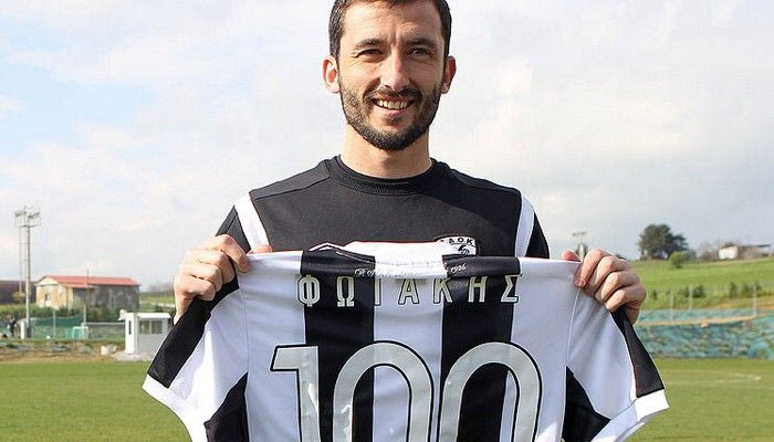 Ο Φωτάκης τα έχει… 100