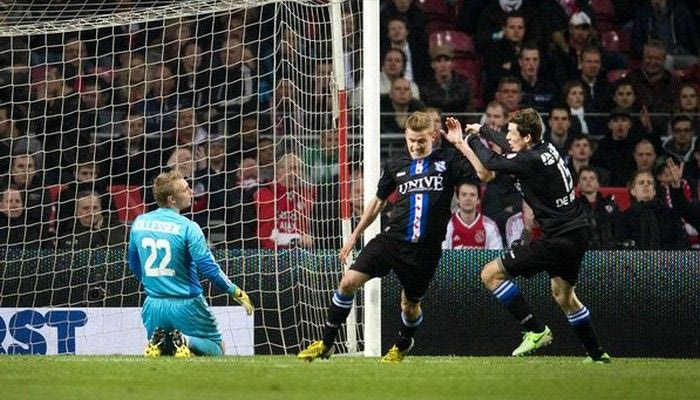 31η αγ.: O Φαν Μπάστεν πλήγωσε τον Άγιαξ