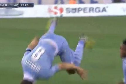 Γκολάρα, τούμπα και πιπίλα