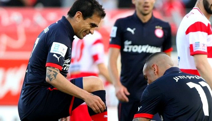 Ο Αριέλ κάνει το κόκκινο πιο αστραφτερό…