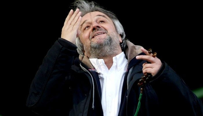 Η Πρωταπριλιά του Βιντιάδη και ο ανεξέλεγκτος Κομπότης