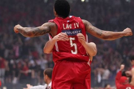 Ο Λο “εκτελεί” την Εφές