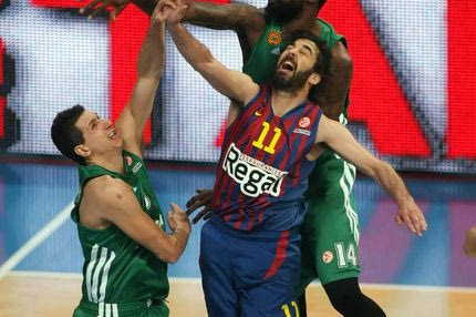 Η αγκωνιά του Ναβάρο στον Διαμαντίδη