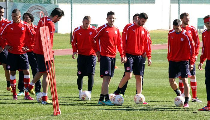 Αφήνουν το ντέρμπι, πιάνουν το κύπελλο στον Ολυμπιακό