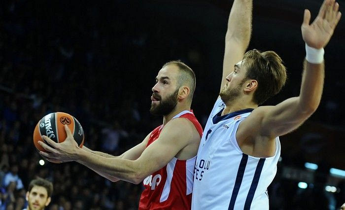 Παίζουν και οι άλλοι