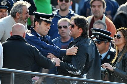 “Γιαούρτια διαίτης και ροζ στριγκάκια!”