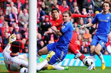 Ο Σουάρες δάγκωσε τον Ιβάνοβιτς