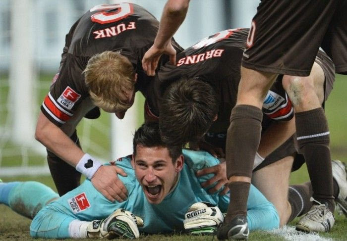 Γκολ από τερματοφύλακα στις καθυστερήσεις!