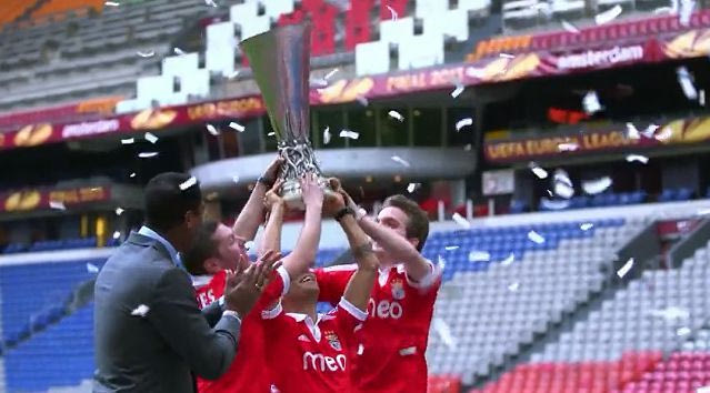 Φίλαθλοι κάνουν τα πάντα για ένα εισιτήριο του τελικού στο Europa League