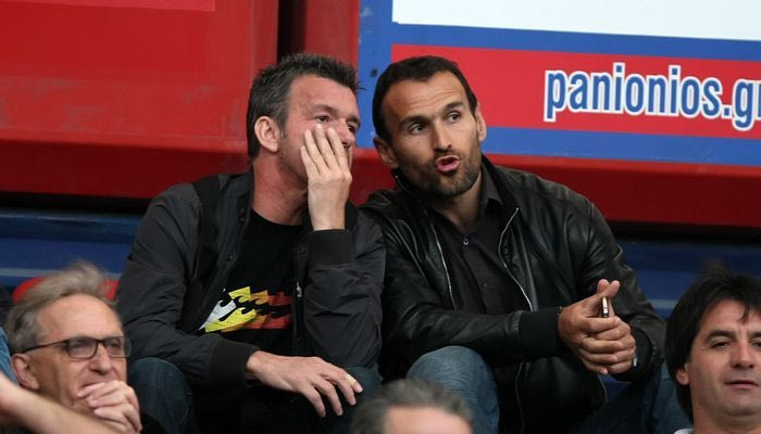 Αποδοκιμασίες για Νταμπίζα