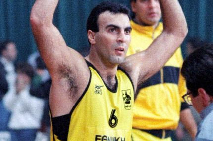 Φωτογραφία ντοκουμέντο: το “tomahawk” του Νίκου Γκάλη